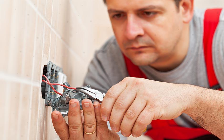 tarif artisan électricien Plaisir